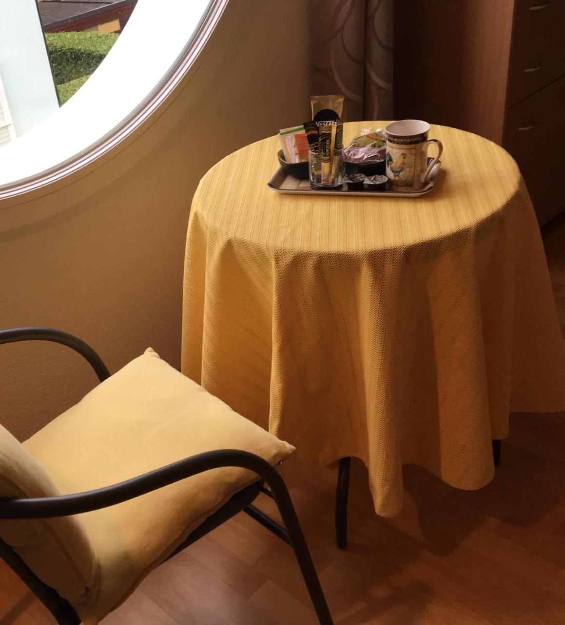 Queen Guest Room Mont-sur-Rolle Esterno foto